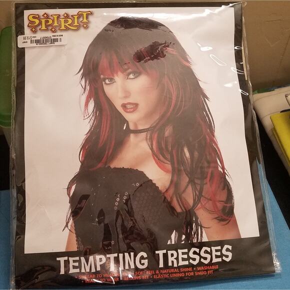 Halloween wig - Tempting Temptress - Picture 4 of 5